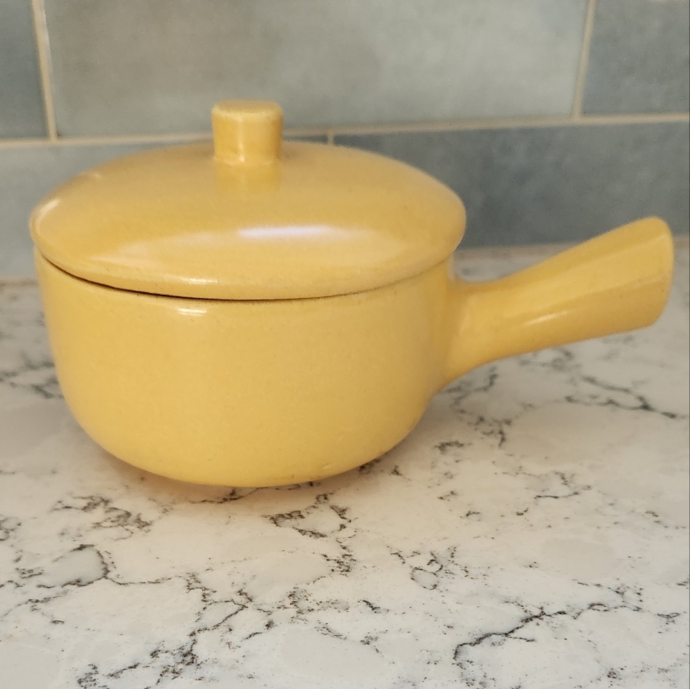 Vintage 1950’s La Solana Pottery Handled Soup Bean Pot Casserole Dish Yellow